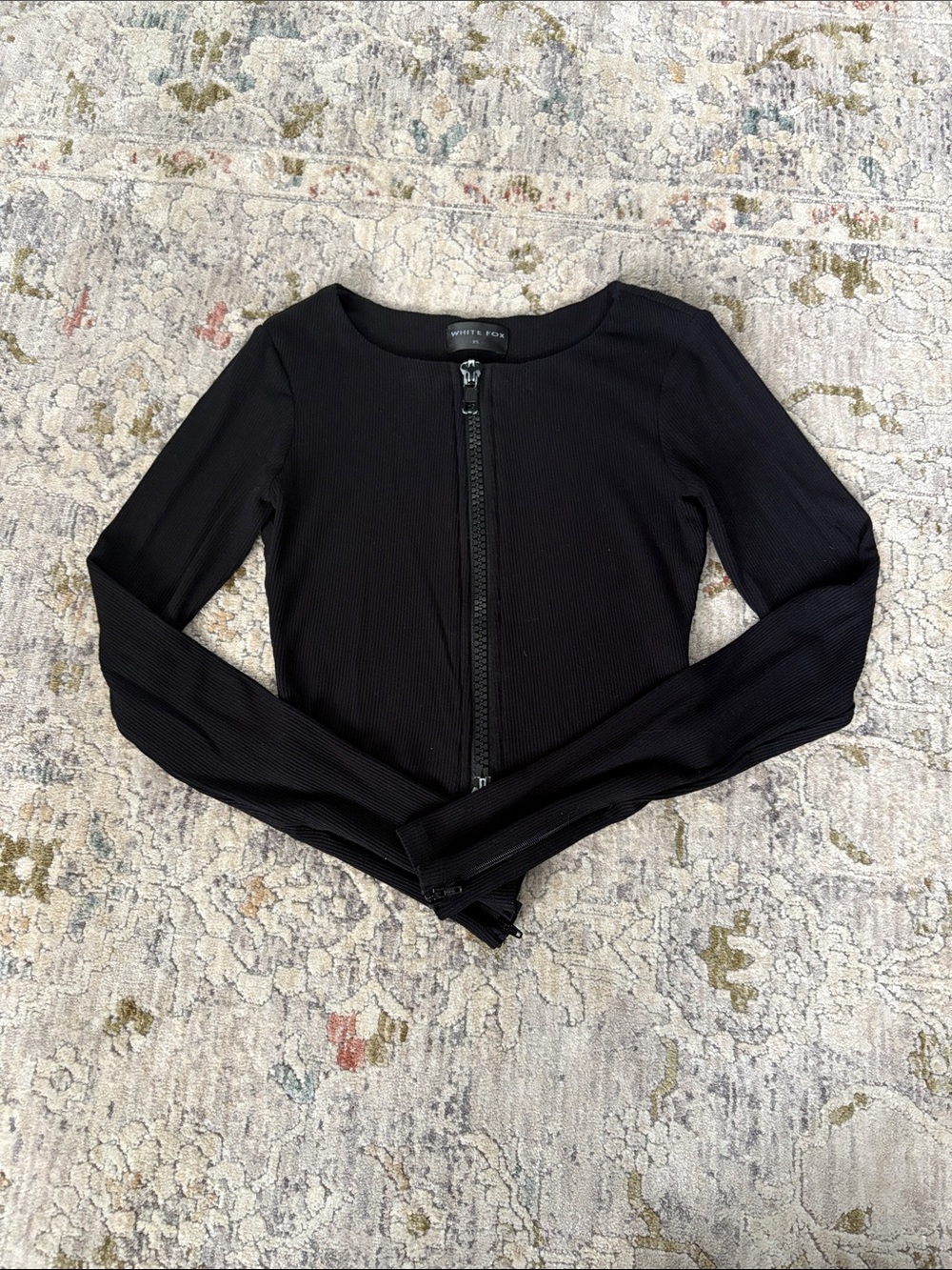 Cute Zipper Looong Sleeve Top